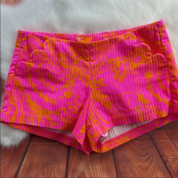 ❌SOLD❌ Lily Pulitzer Pink and Orange Shorts - Picture 4 of 8